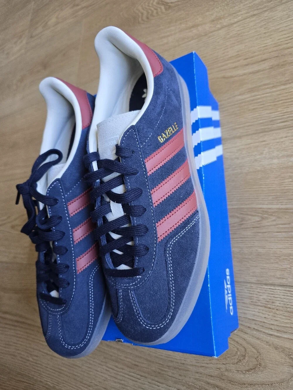 adidas Gazelle Navy Sneakers with Red Stripes Men's Size 10